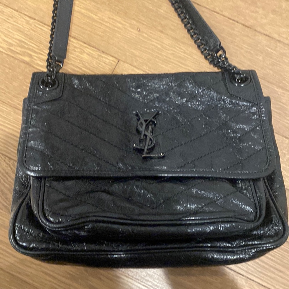 Ysl Saint Laurent Medium Niki Bag black with black hardware leather shoulder bag